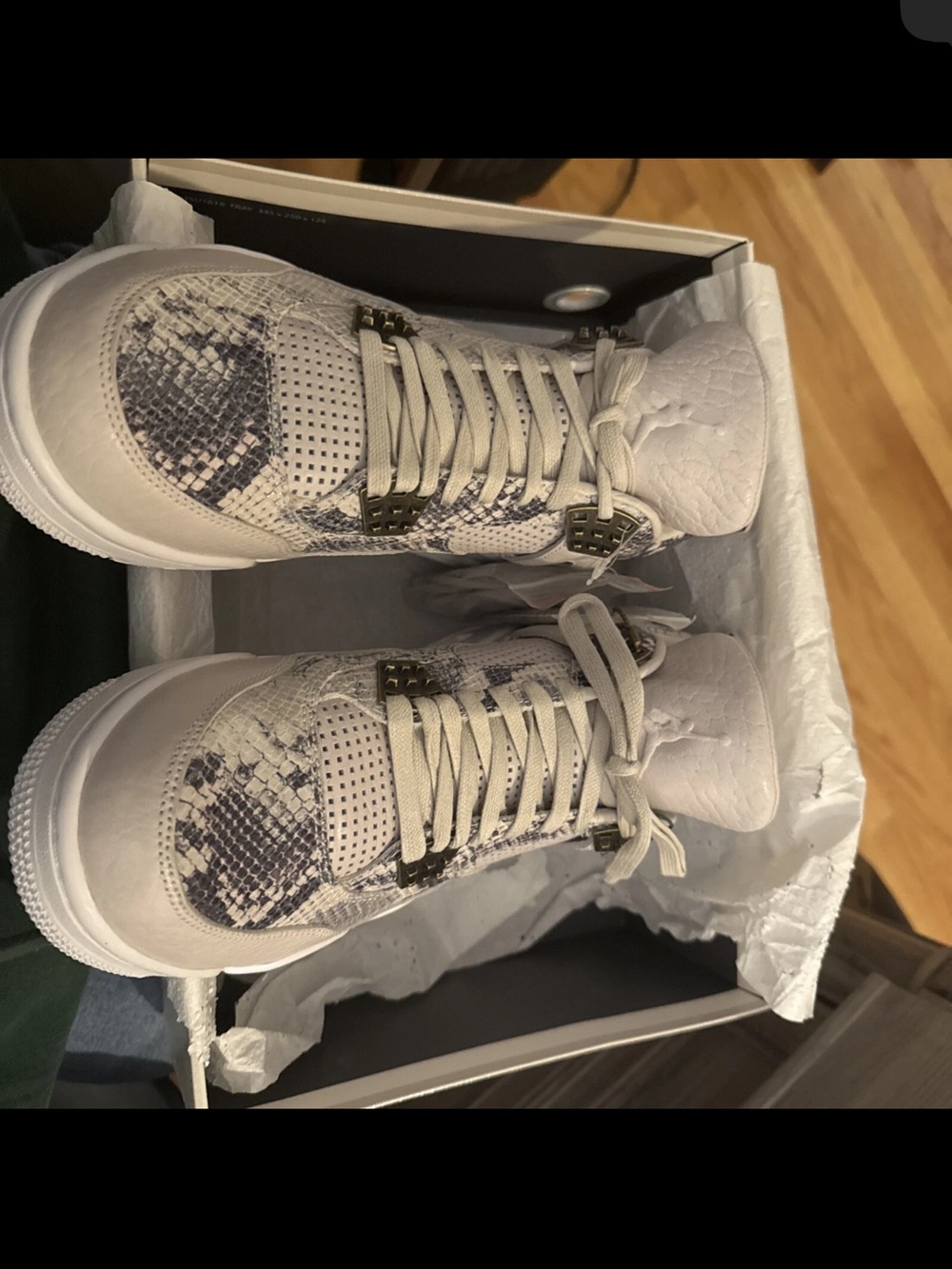 Jordan 4 Retro snake skin size 11 DS 100% authentic